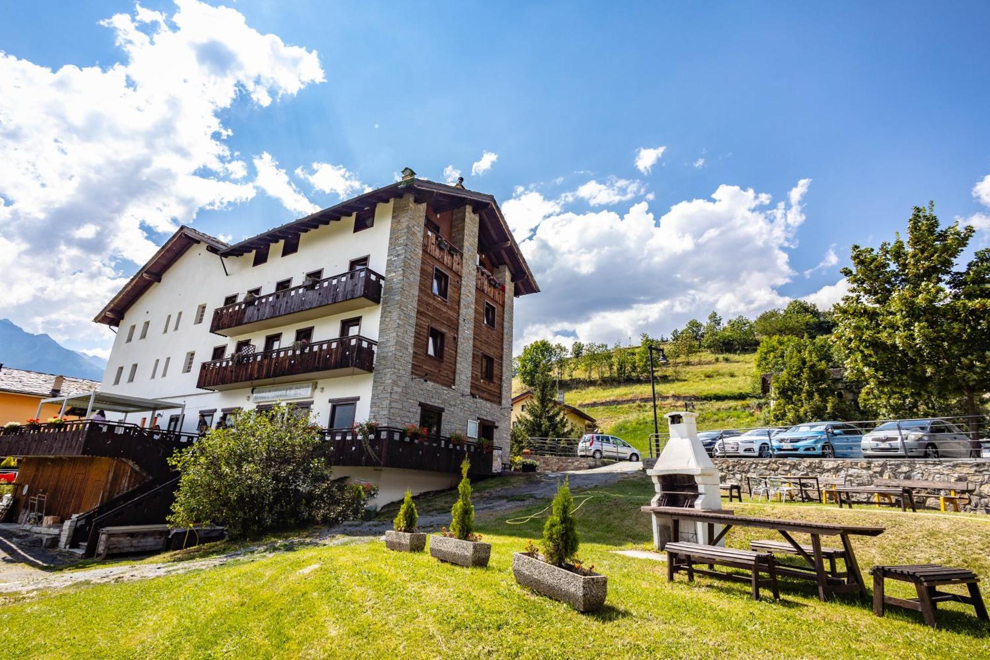 Hotel, Bar & Bistrot Saint Nicolas Gran Paradiso 外观 照片