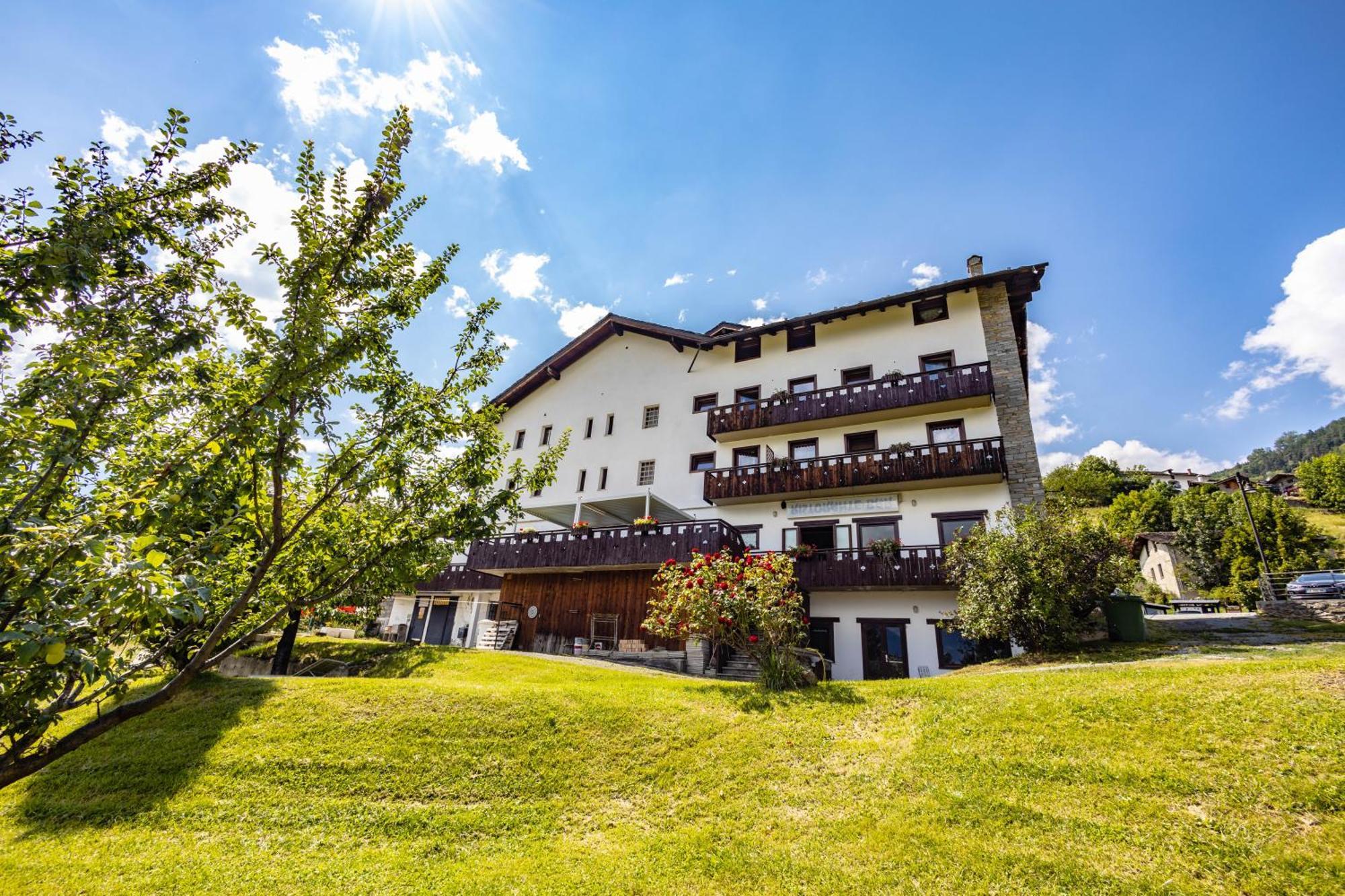 Hotel, Bar & Bistrot Saint Nicolas Gran Paradiso 外观 照片