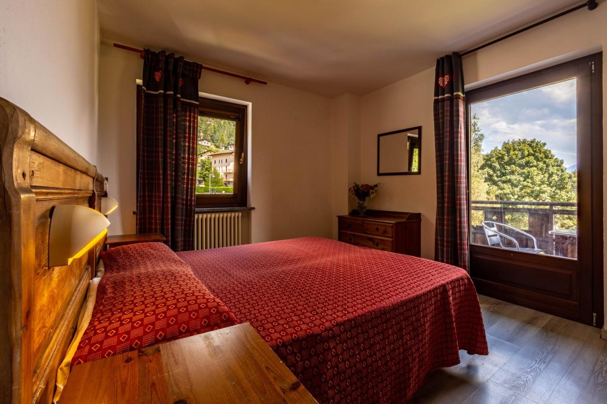 Hotel, Bar & Bistrot Saint Nicolas Gran Paradiso 外观 照片