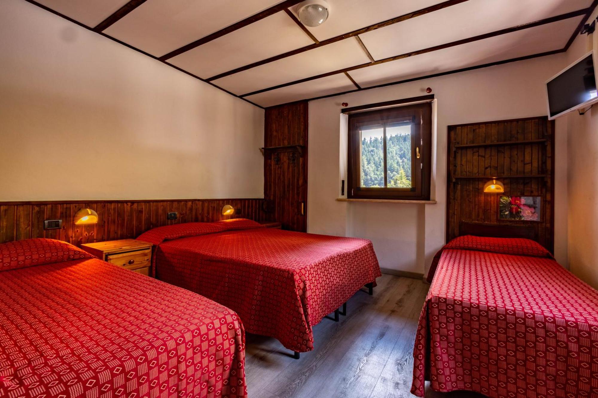 Hotel, Bar & Bistrot Saint Nicolas Gran Paradiso 外观 照片